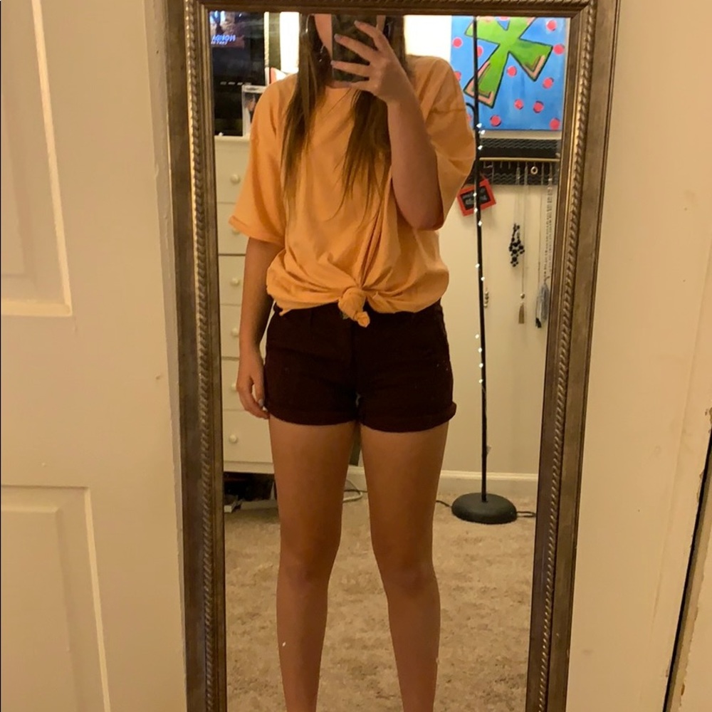 American Eagle maroon shorts
